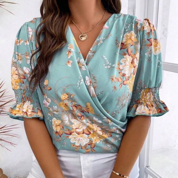 Tops - Plus Boho Floral Print Puff Short Sleeve Blouse